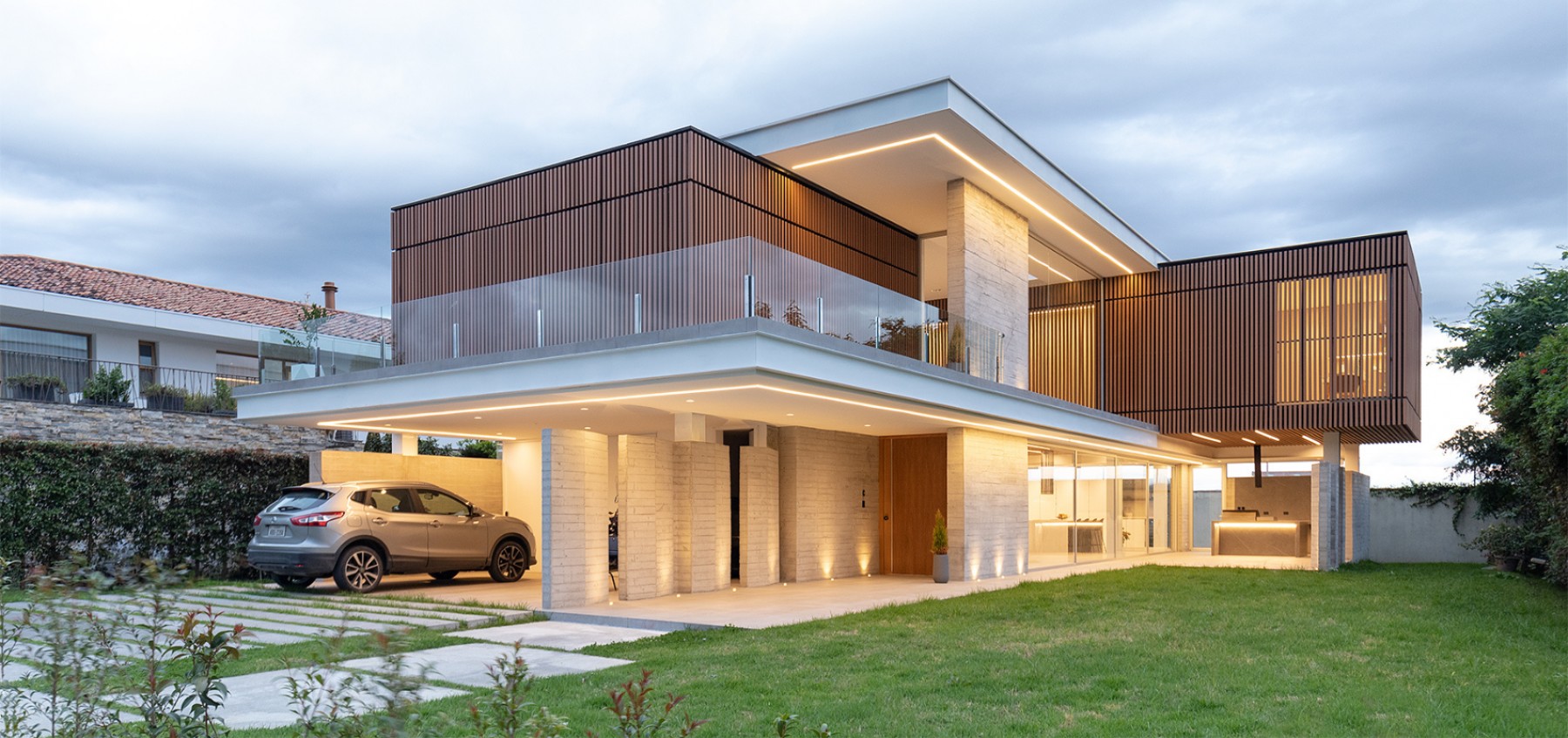 Casa Wood & Concrete
